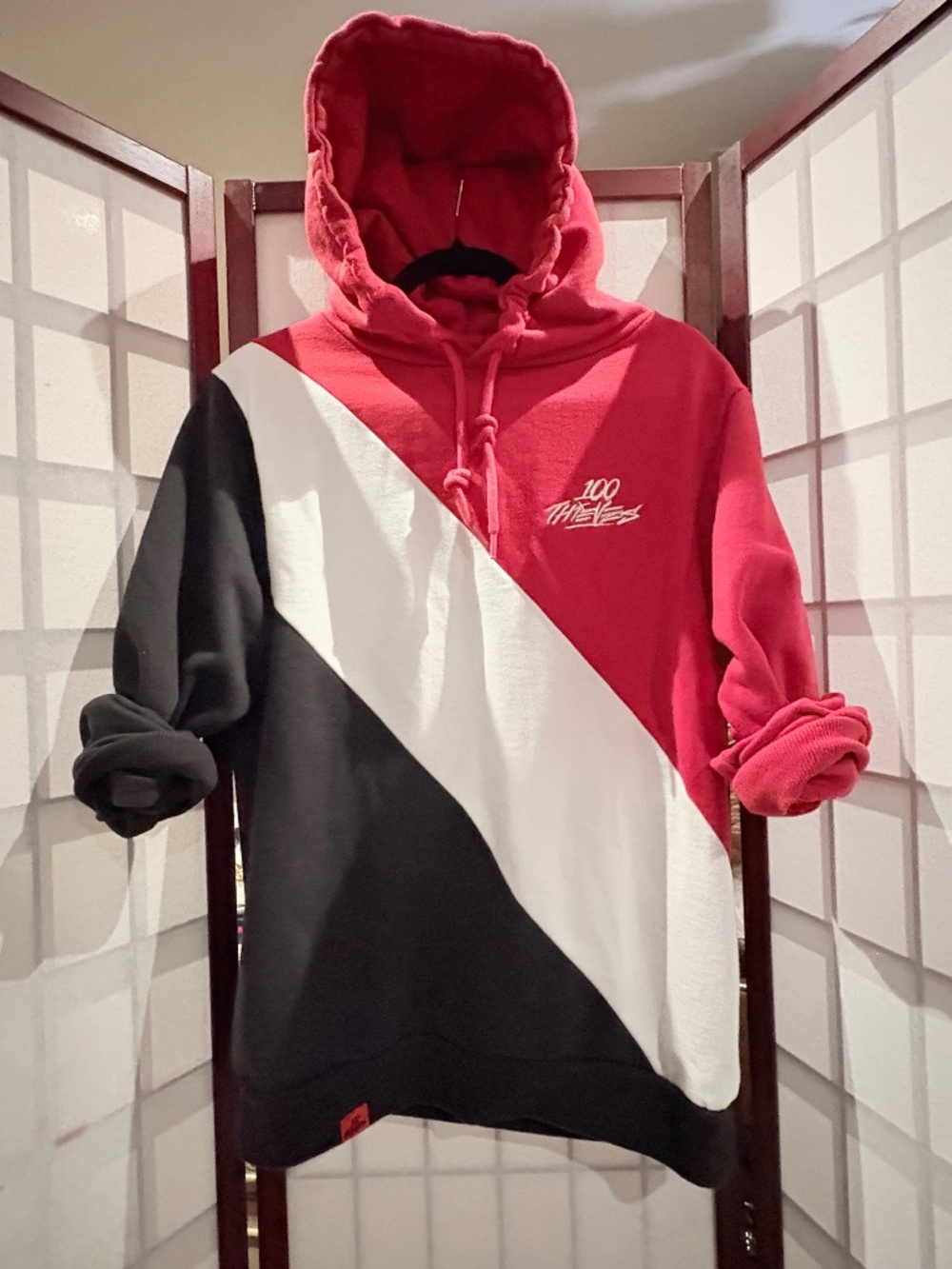 🔥 Authentic Brand New 100 Thieves Colorblock Hoodie 🔥